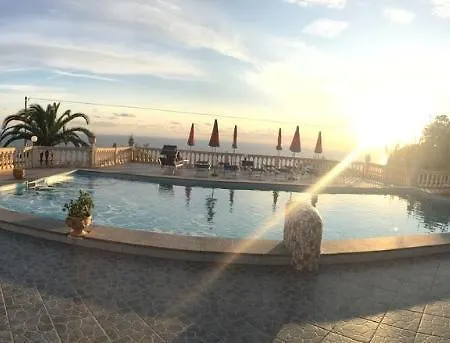 Rita Hotel 3*
